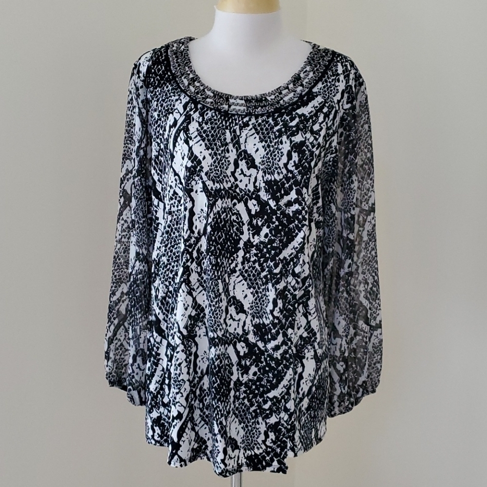 ALFANI Size XL black with white printed beaded neck top